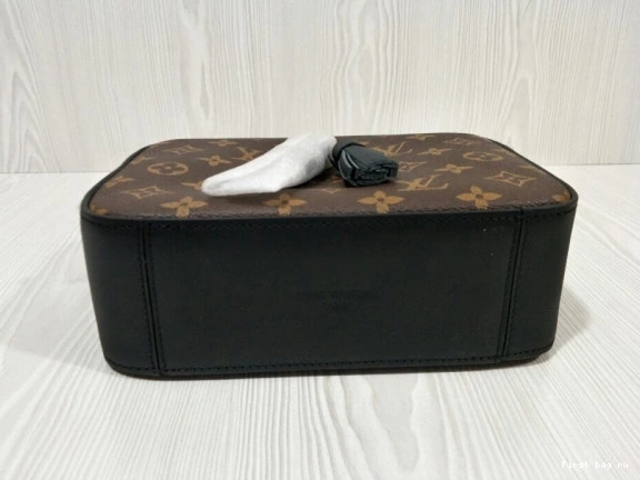 Frstbag ru SAINTONGE VUITTON LOUIS 0816